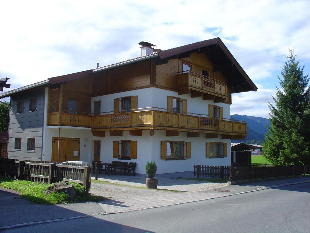 Ferienhaus Resi & Obermoser Кессен Номер фото